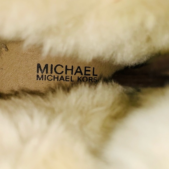 MICHAEL KORS NWOT SEXY WEDGE BOOTIE BROWN SUEDE & FAUX SHERLING ANKLE BOOT STYLE - Picture 4 of 6